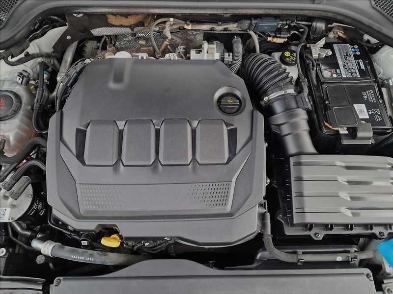 Škoda Octavia 2.0TDI Style, původ ČR,1.Maj. - fotka 44 z 50