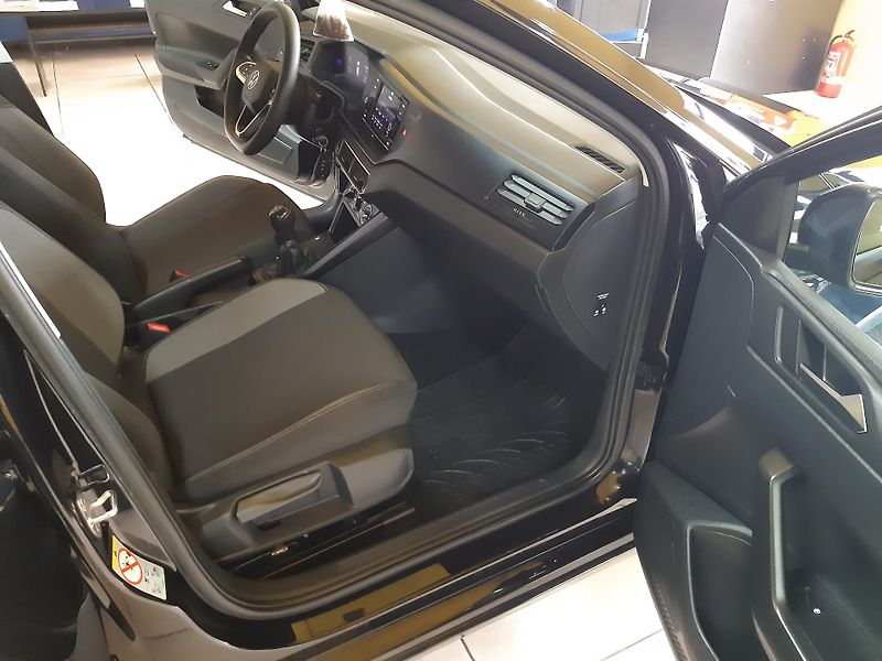 Volkswagen Polo 1.0 TSI KLIMA vyhř.sedáky - fotka 22 z 25