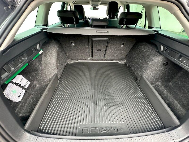 Škoda Octavia (2025) 1.5 TSI 110kW MHEV Top Selecti - fotka 22 z 24
