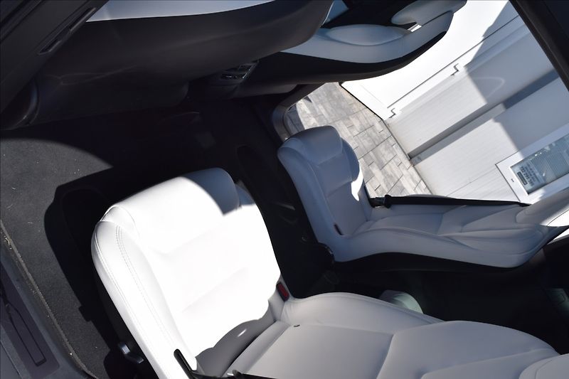 Tesla Model X 100D FSD 6MÍST TAŽNÉ - fotka 19 z 34