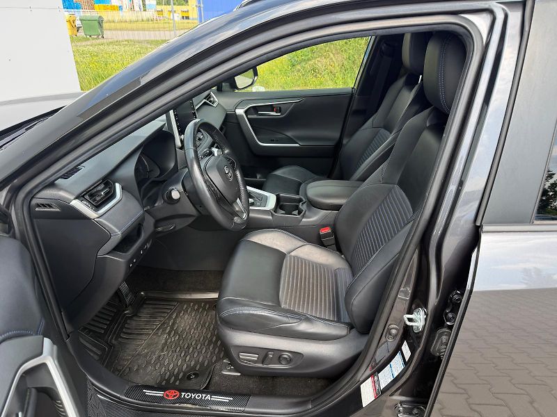 Toyota RAV4 2.5 HSD e-CVT AWD Selection - fotka 11 z 28