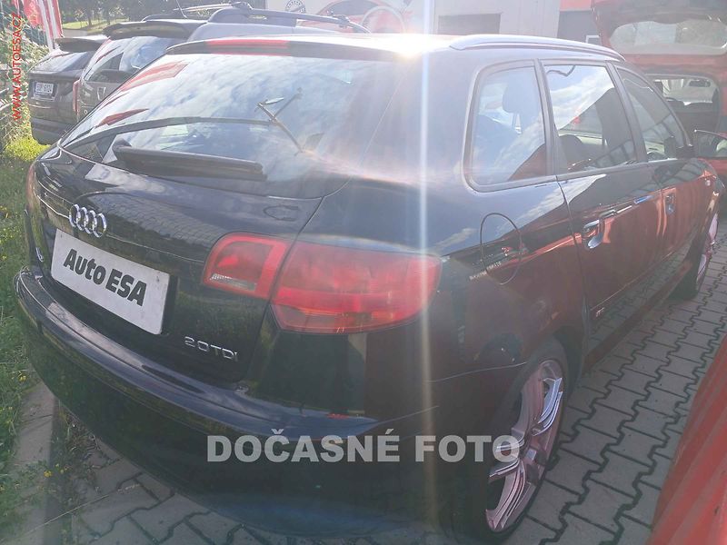 Audi A3 (2007) 2.0TDi, Xenon, park.čidla - fotka 2 z 3