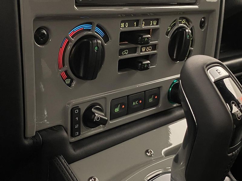 Land Rover Defender (2024) WORKS V8 ISLAY ED. REZERVACE - fotka 32 z 40