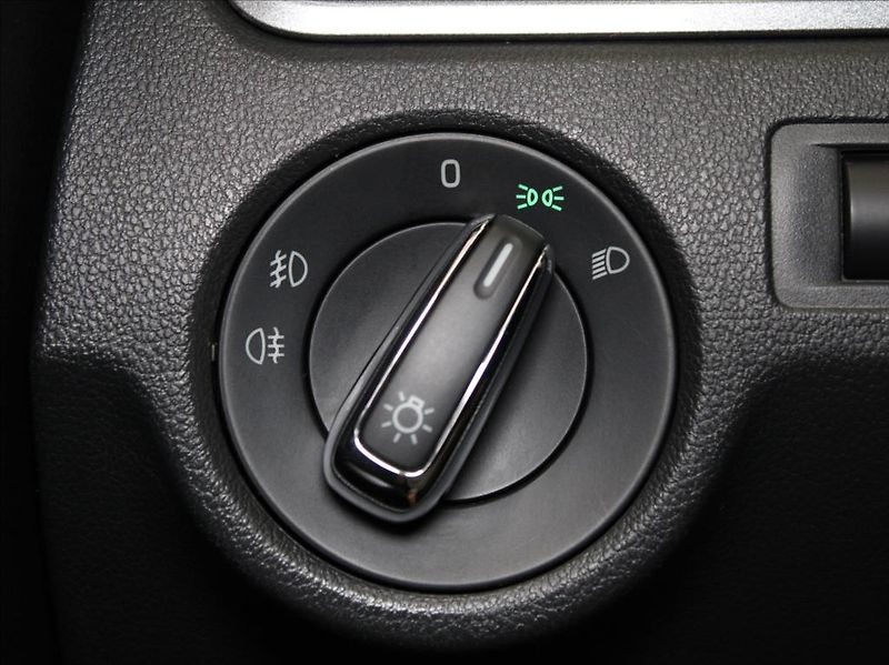 Škoda Rapid 1,2 TSi 63kW Fresh 1.maj.ČR - fotka 15 z 22