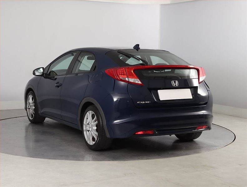 Honda Civic (2013) 1.8 i-VTEC, Serv.kniha, Navi - fotka 4 z 19