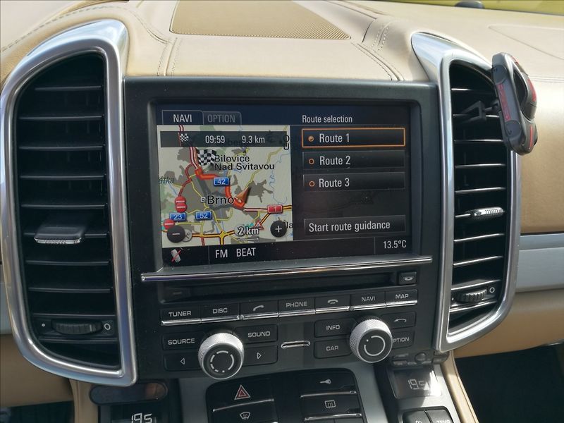 Porsche Cayenne 4,8 i V8 Turbo - fotka 8 z 32