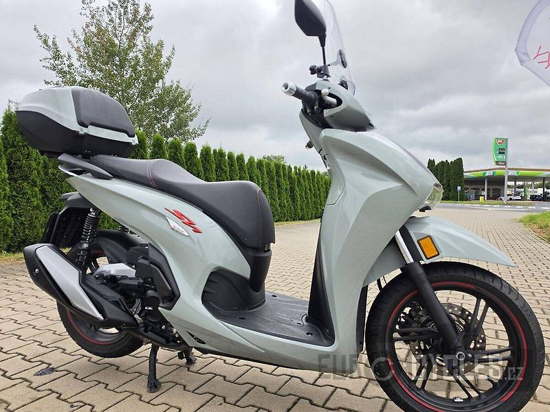 Honda SH 350 i (2022) - fotka 1 z 18