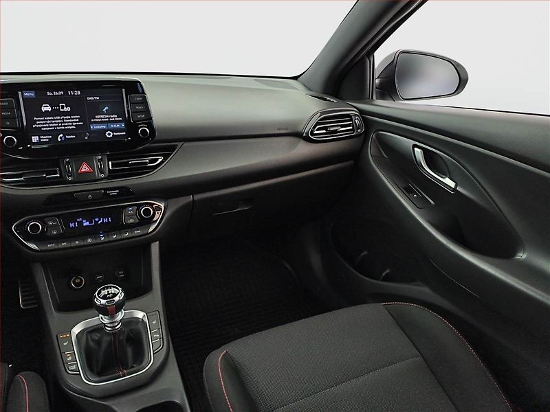Hyundai i30 (2021) N-Line 1.5 T-GDI MHEV - fotka 8 z 17
