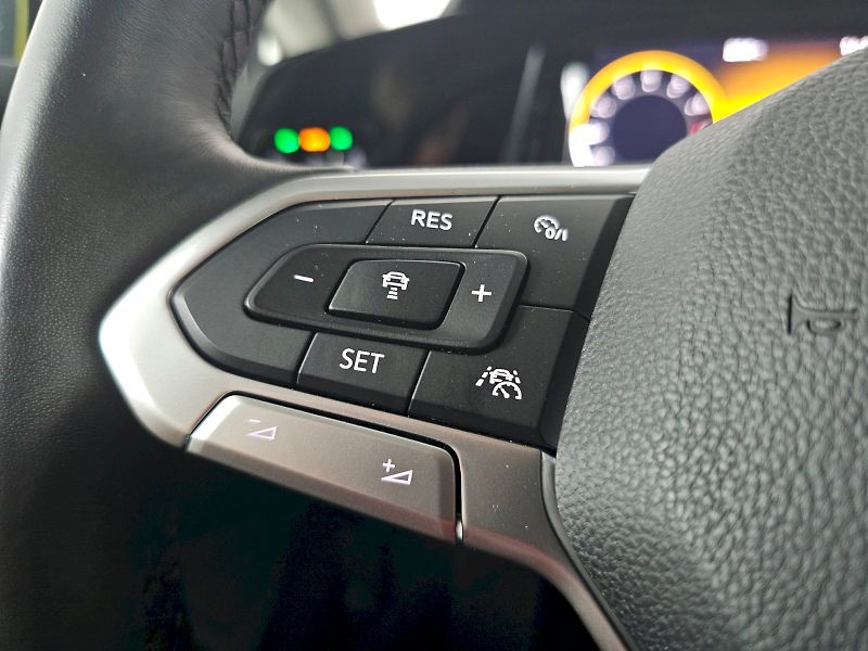 Volkswagen Golf (2021) 1,5 TSI EVO 150K STYLE - fotka 9 z 39