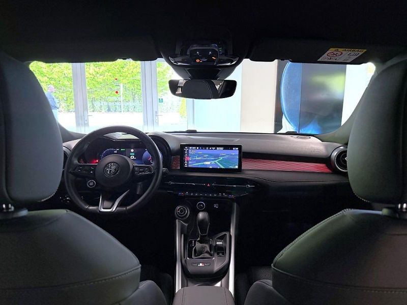 Alfa Romeo Tonale (2024) 1.3 T Plug-in Hybrid 280k Q4 4 - fotka 18 z 19
