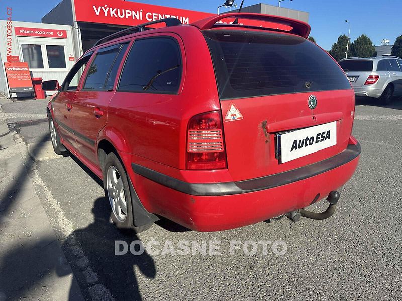 Škoda Octavia (2004) 1.9TDi, AC, temp, tažné - fotka 2 z 3