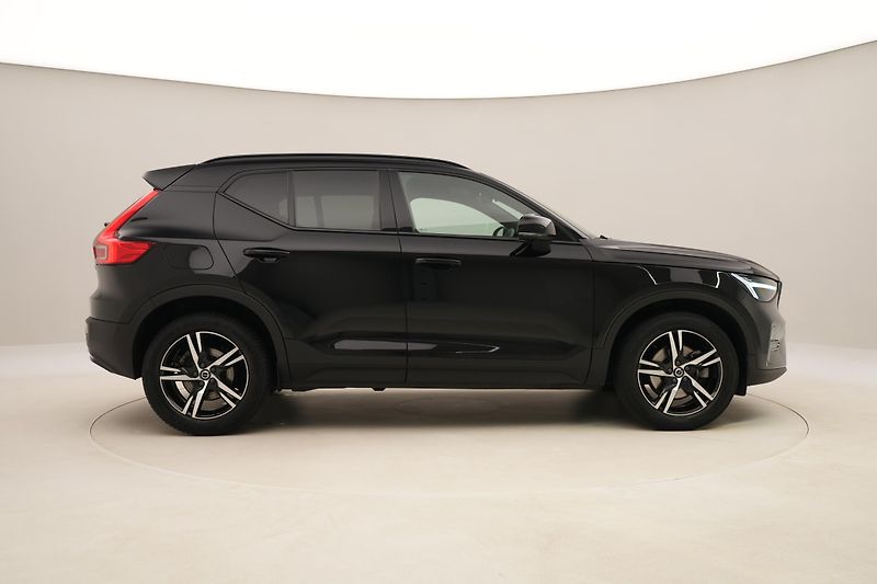 Volvo XC40 B4 AWD DARK PLUS AUT CZ - fotka 14 z 58