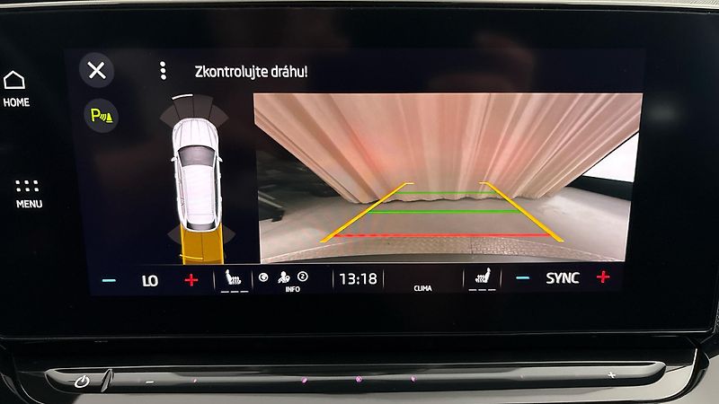 Škoda Octavia 2.0 TDI DSG Style Combi - fotka 12 z 26