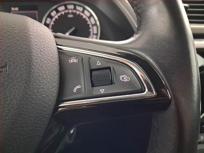 Škoda Superb (2016) Style 2.0 TDI, Serv.kniha - fotka 16 z 21