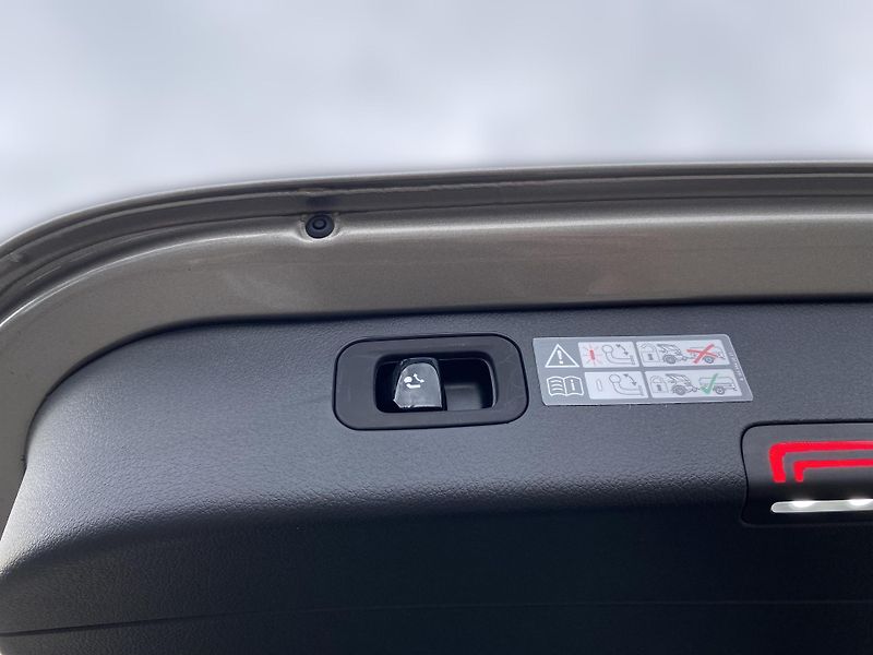 Mercedes-Benz Třídy C C 300 de 4MATIC - fotka 17 z 26