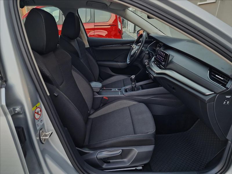 Škoda Octavia 2.0TDI Combi, původ ČR,1.Maj. - fotka 14 z 50