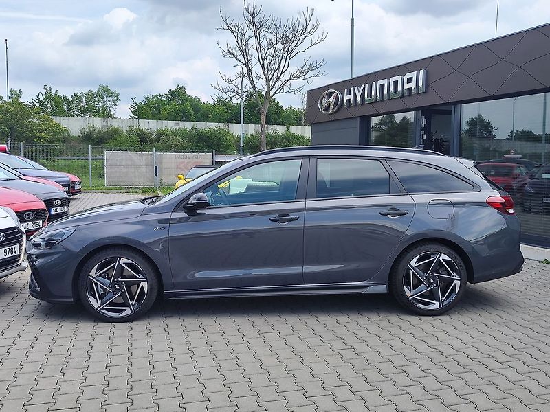 Hyundai i30 1.5 T-GDi/103kW N-Line DCT - fotka 8 z 31