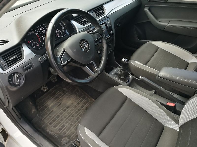 Škoda Rapid 1,0 TSi Ambition - fotka 10 z 17