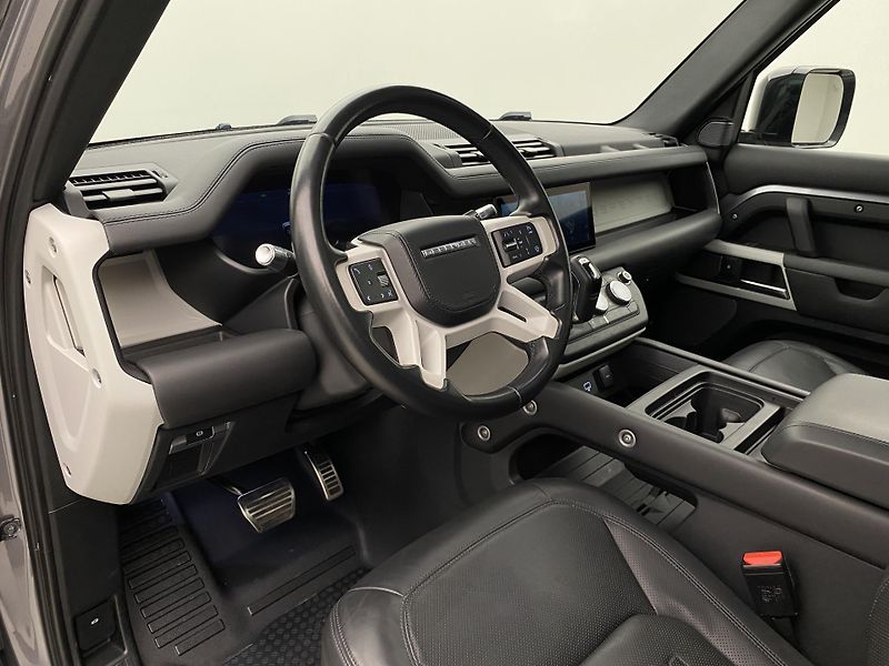 Land Rover Defender 110 D250 HSE AWD AUT CZ - fotka 4 z 51