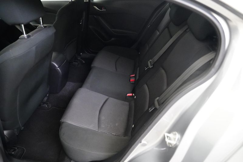 Mazda 3 - fotka 28 z 29