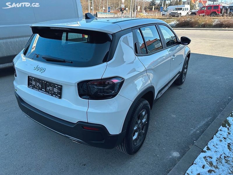 Jeep Avenger (2025) Longitude 1.2 Turbo E-hybrid - fotka 6 z 12