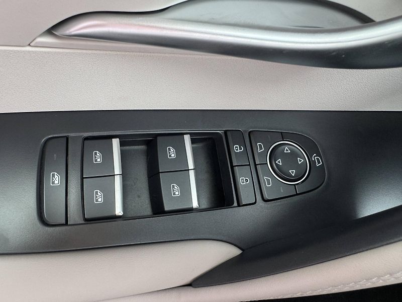 BYD Seal 5 DM-i (2026) Design 1,5 - fotka 25 z 26