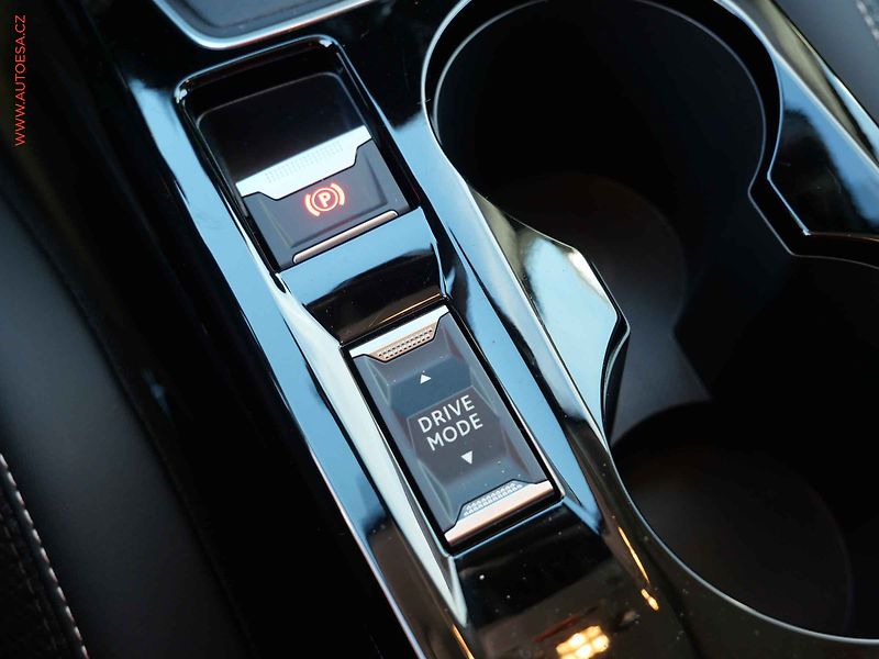 Peugeot 208 (2025) 1.2PT, 1.maj,ČR, Allure, LED - fotka 15 z 23