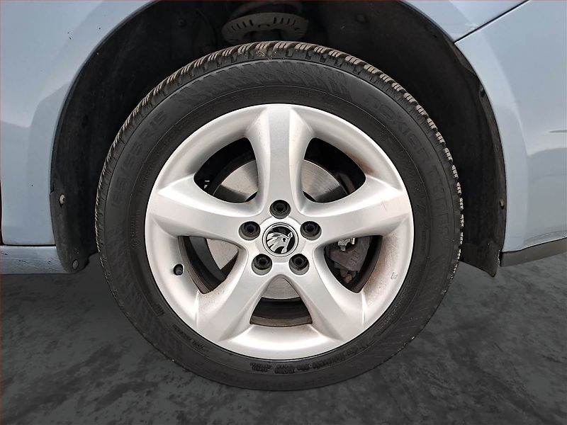 Škoda Fabia (2010) 1.2, Park. senzory - fotka 14 z 17