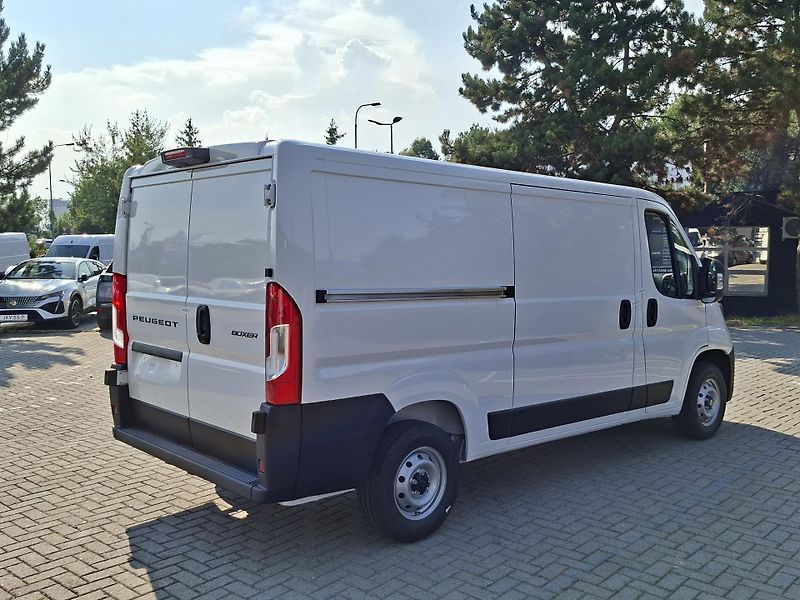 Peugeot Boxer (2026) 3000 L2H1 BlueHDi 120 k MAN6 - fotka 4 z 8