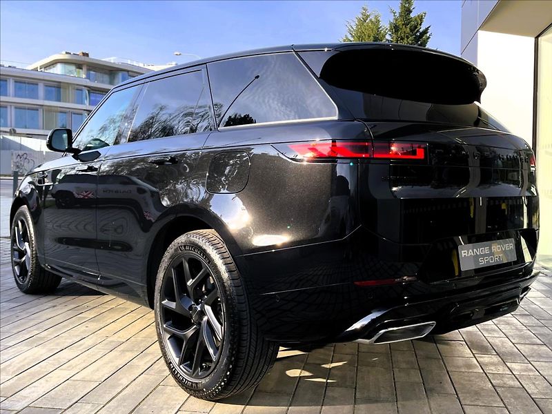 Land Rover Range Rover Sport (2026) 3,0 P460e DYNAMIC SE PHEV - fotka 4 z 39