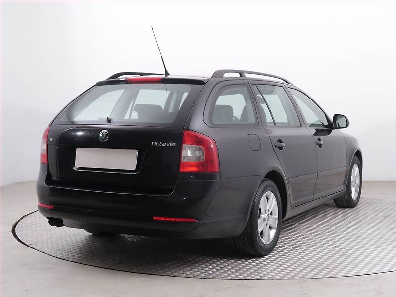 Škoda Octavia (2010) 1.4 TSI, Serv.kniha, Tempomat - fotka 5 z 16