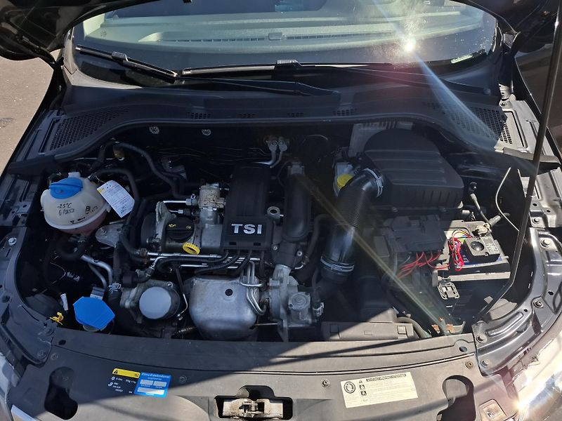 Škoda Rapid (2014) 1.2TSi 63kW,klima,tažné,senzor - fotka 15 z 19