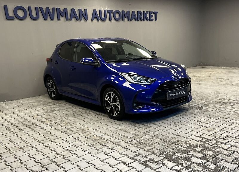 Toyota Yaris 1.5 Hybrid AT STYLE - fotka 13 z 16