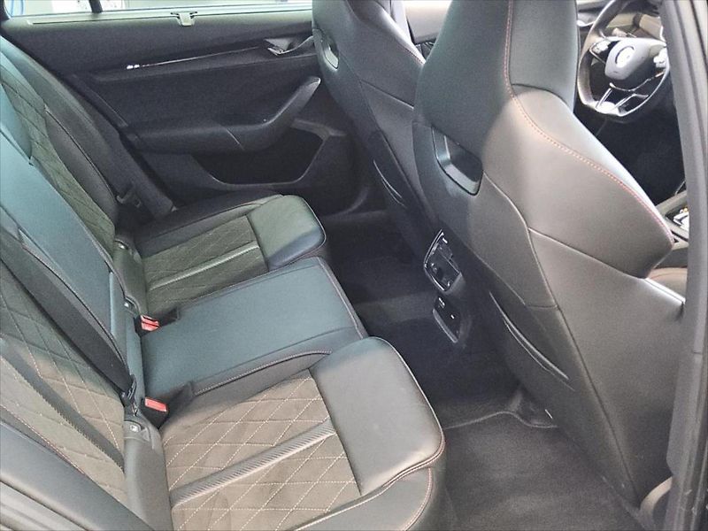 Škoda Octavia 2,0 TSI 180 KW PANO WEBASTO - fotka 7 z 9
