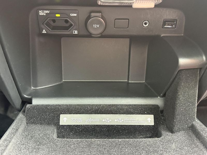 Citroën Grand C4 SpaceTourer 2.0 HDI 110kW aut. 7 míst - fotka 18 z 22