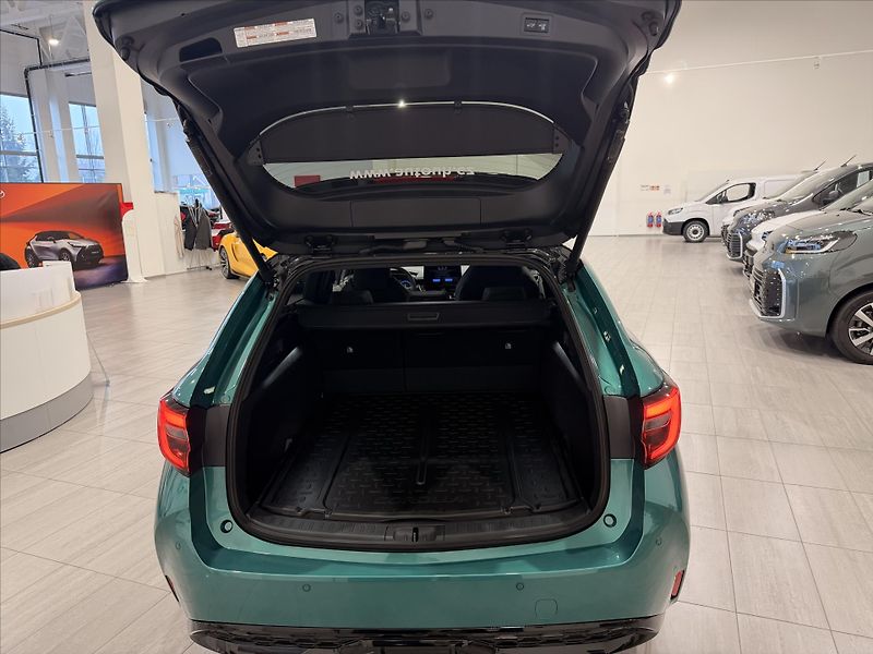 Toyota Corolla (2025) 1,8 Hybrid (140k) GR Sport - fotka 5 z 12