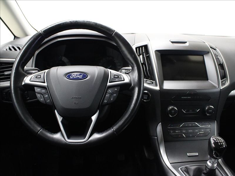 Ford S-MAX 2,0 TDCi 1.majitel - fotka 29 z 32