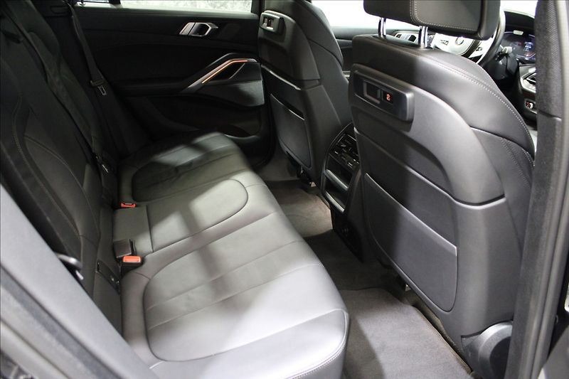 BMW X6 3,0 XDrive M paket, 1.majitel - fotka 13 z 38