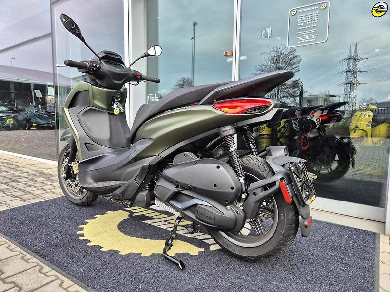 Piaggio Beverly 300 S (2024) VÝPRODEJ EURO5 - fotka 6 z 24