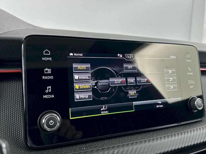 Škoda Kamiq (2025) DSG 1.0TSI 85kW Monte Carlo - fotka 18 z 33