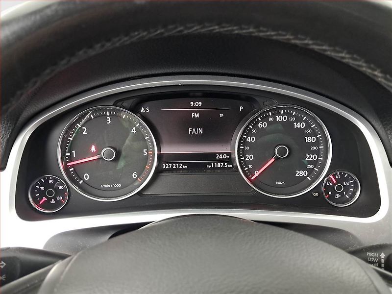 Volkswagen Touareg (2010) 3.0 TDI, 4X4, Automat, Kůže - fotka 11 z 25