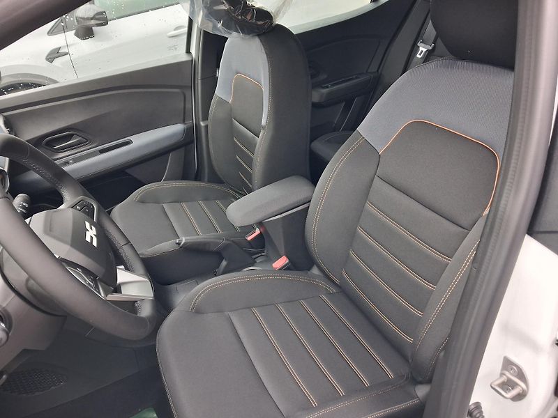 Dacia Sandero (2026) Stepway Expression Eco-G 120 - fotka 23 z 33