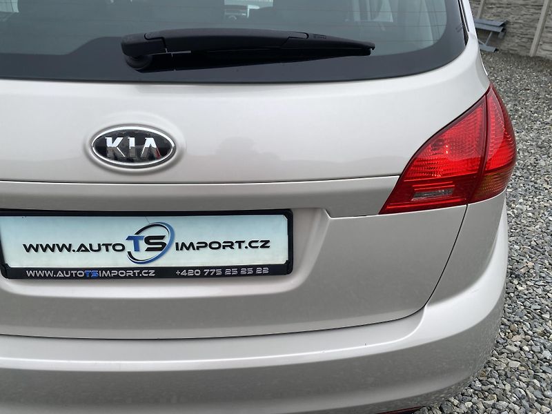 Kia Venga 1.4i 16v 90PS KLIMA SERVIS!!!  - fotka 42 z 144