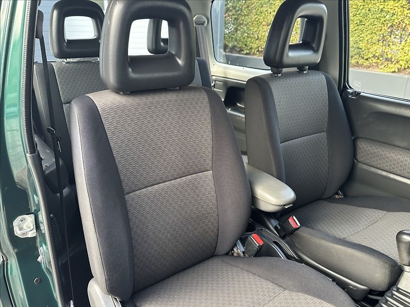 Suzuki Jimny 1,3 86PS  Club Ranger 4x4 - fotka 17 z 46