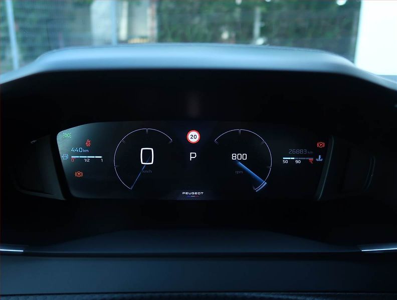 Peugeot 2008 (2025) Allure 1.2 PureTech - fotka 11 z 21