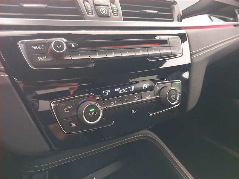 BMW X2 (2018) M Paket sDrive18d, Automat - fotka 16 z 22