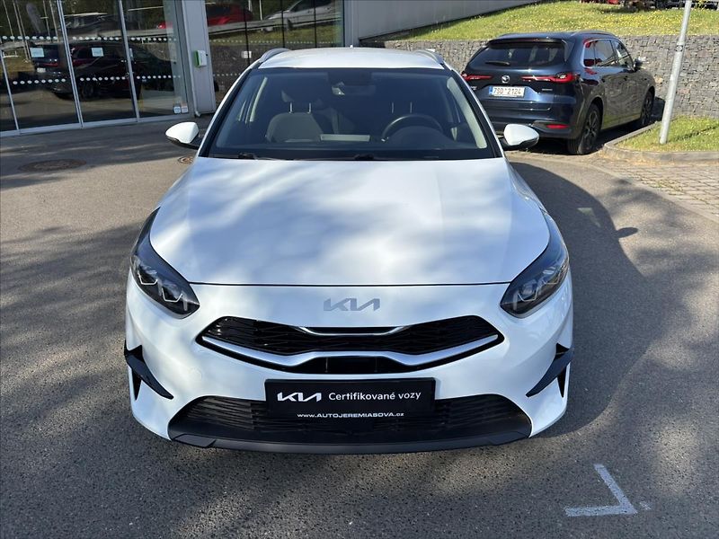 Kia Ceed 1,5 TGDi AT TOP ZÁRUKA ADAPTIV - fotka 8 z 45
