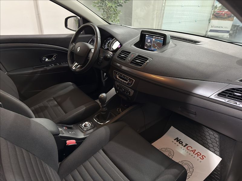 Renault Mégane 1,6   i LIMITED NAVI VÝHŘEV - fotka 17 z 28