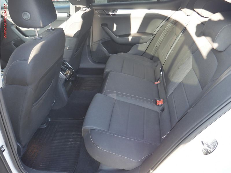 Škoda Superb (2017) 2.0 TDi, ČR, Ambition, bixen - fotka 10 z 25
