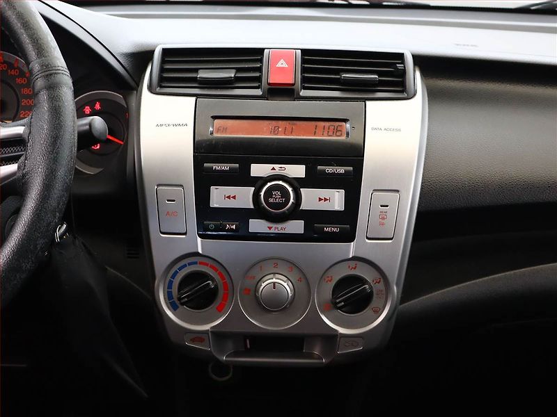 Honda City (2010) 1.4 i-VTEC, Serv.kniha, po STK - fotka 10 z 13